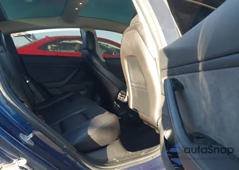 2018 Tesla Model 3 Long Range/Performance z USA, uszkodzony, nr VIN 5YJ3E1EBXJF054763